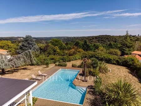 vue exceptionnelle - villa avec piscine 5 chambres - john taylor