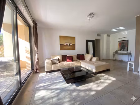 aix-en-provence - centre-ville - appartement t3 meublé avec