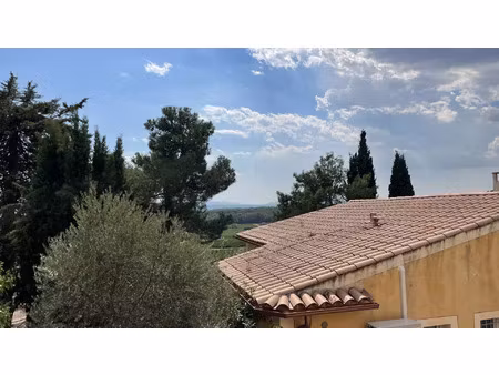 location maison de village 5 pièces 103 m2 à puyloubier