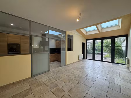 location maison 7 pièces 160m2 reims 51100 - 1940 € - surface privée