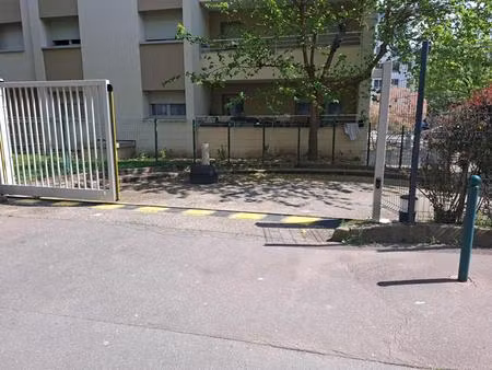 garage boxe securise lyon 7eme