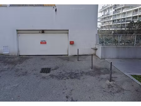 garage boxe en sous-sol lyon 08