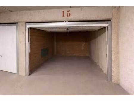 koksijde : box garage à vendre (porte automatique)