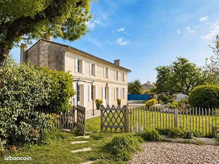 propriété 8 pièces 225 m²