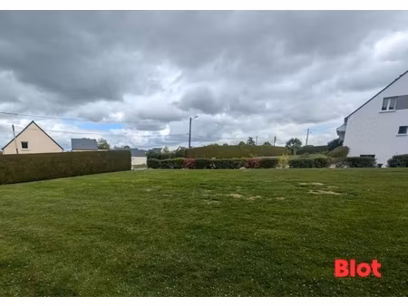 a vendre chez blot vitre terrain constructible 481m² erbree