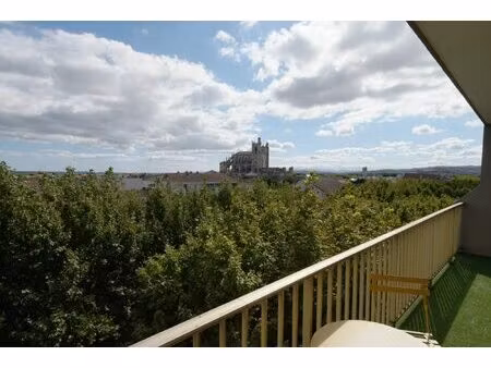 bel appartement t2 lumineux avec vue sur la cathédrale