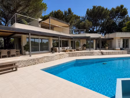 nimes collines nord maison d'architecte de 215 m2 sur 3100 m