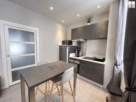 beaune, centre ville, agréable t2 entièrement meublé