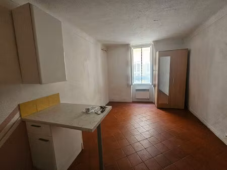 à louer - studio non meublé - quartier bellegarde, centre historique