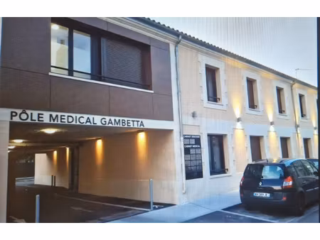 local professionnel de 46m2 dans pôle médical au centre vill