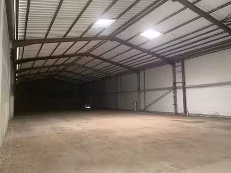 location commerce terrasson-lavilledieu 24120 185m² à 373m²