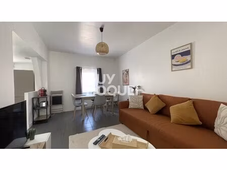 f3 meublée avec style