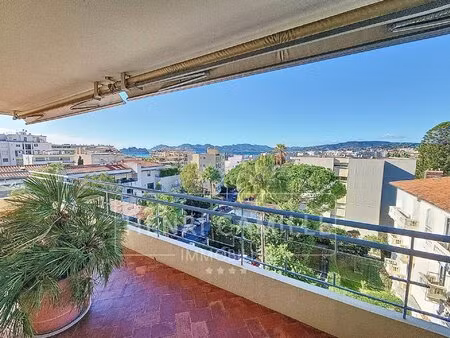 3 pièces meublé - parking - cave - terrasse vue mer