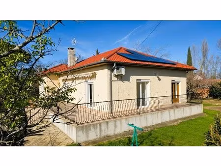 elégante maison de plain-pied dans environnement privilégié