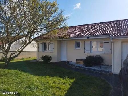 maison 3 chambre terrain clos