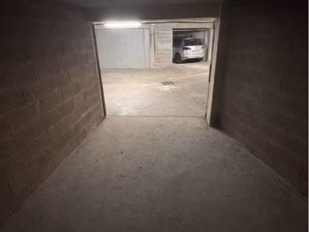 à louer - garage 15m2 lyon 7