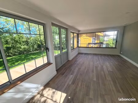 élégante maison familiale entièrement rénovée – 144 m² – jardin – proche tramway