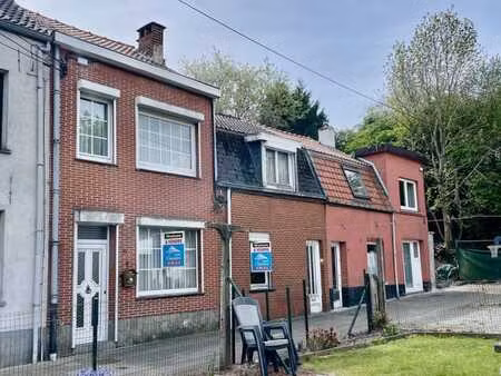 2 petites maisons à séparer et à rénover entièrement