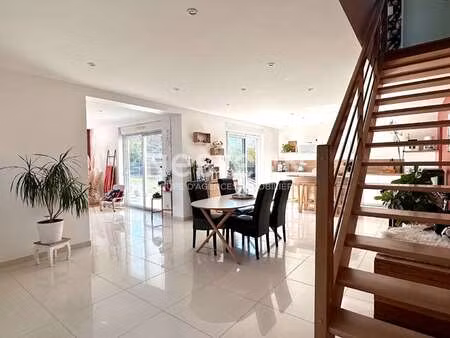 vente maison à saint-père-marc-en-poulet (35430) : à vendre / 130m² saint-père-marc-en-pou