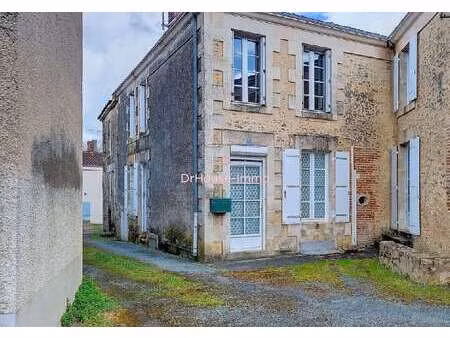 vente maison à sigournais (85110) : à vendre / 98m² sigournais