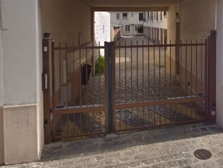 parking / box bois-colombes