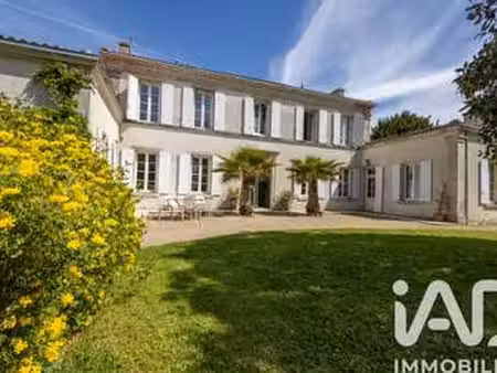 vente maison piscine à françois (79260) : à vendre piscine / 195m² françois