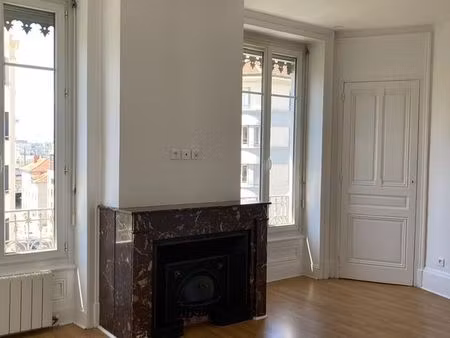 t2bis de 60m², avenue berthelot