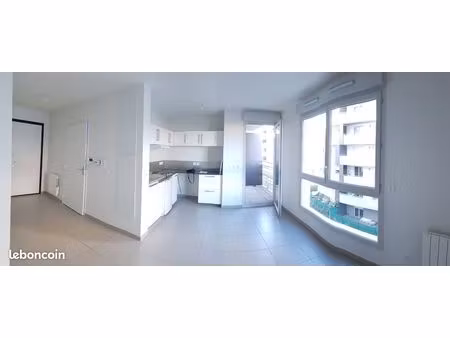 studio meublé + balcon