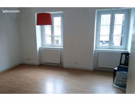 particulier loue 3 pièces rénové centre-ville