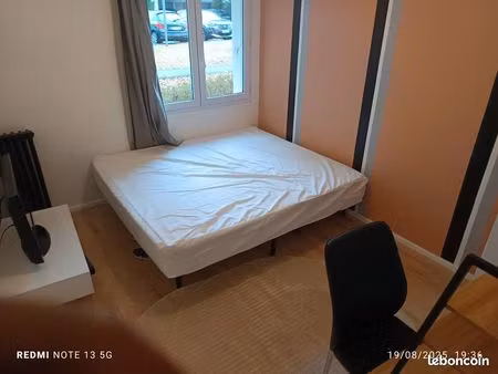 chambre spacieuse avec dressing