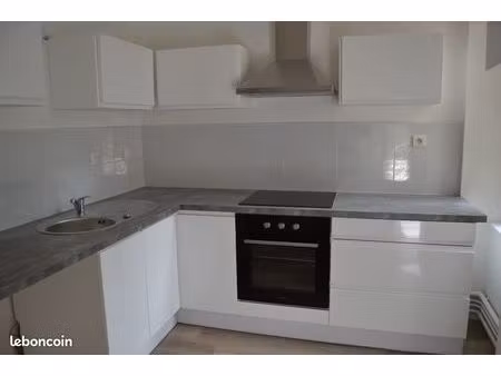 lumineux t3 avec balcon 65 mètres carrés