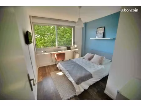 t6 meublé et équipé - 5 chambres - métro cusset