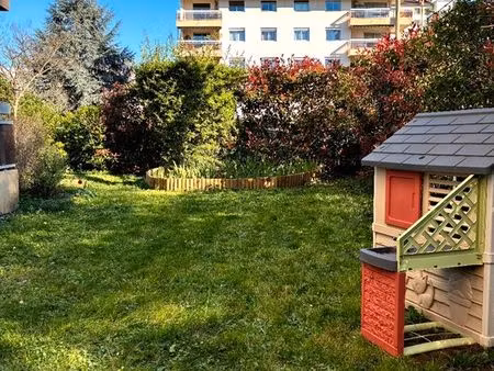 3 pieces lyon04 rez-de-chaussée/ jardin