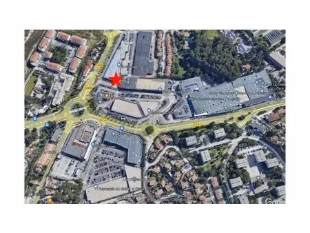 location commerce 175 m²
