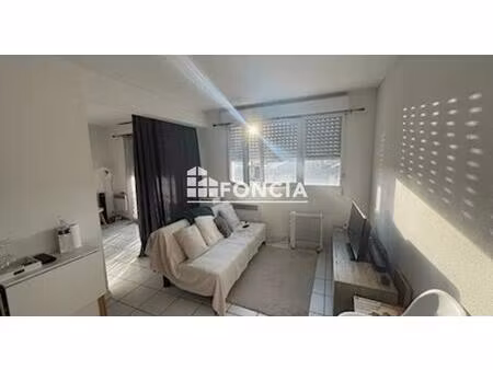 t1 bis de 31 m² avec balcon et parking à talence –