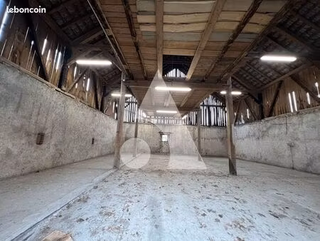 bâtiment 1 pièce 170 m²