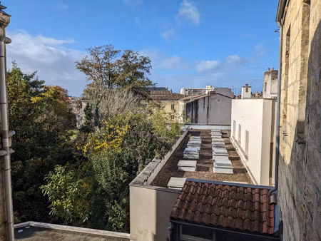 studio d'environ 22.33 m² - chu de bordeaux - hôpital saint - andré - palais de justice