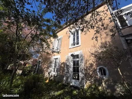 a proximité de sancerre, loire et golf à pied, authentique demeure 19ème