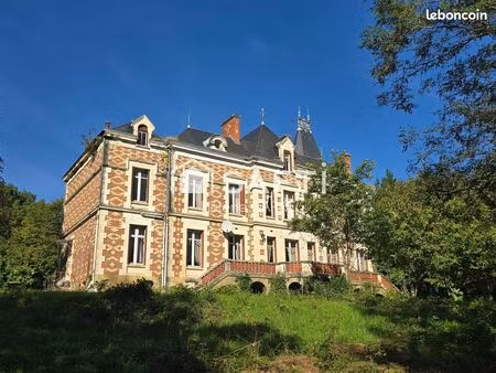 château 16 pièces 670 m²