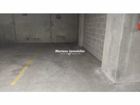 parking / box le mans