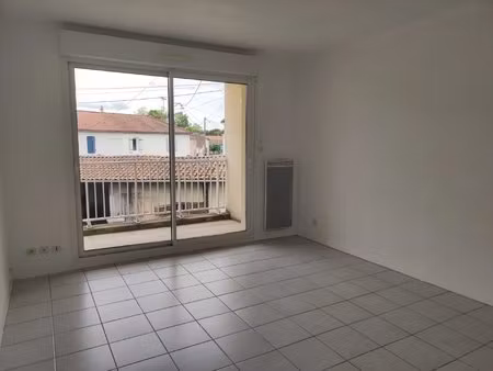 centre bourg de st symphorien - appartement t2