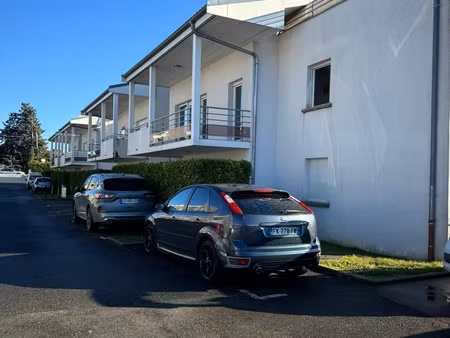 charmant t2 dans résidence fermée