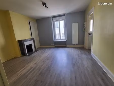 t2 lumineux quartier bollée 33 m² disponible 1er mai