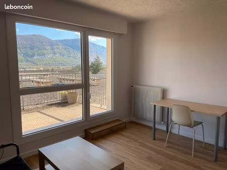 joli t1 - terrasse avec vue - au pied du tram