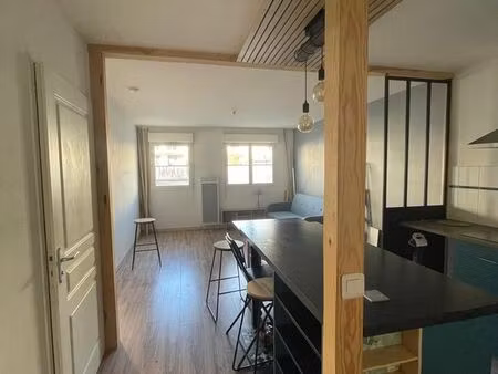 t2 meublé le haillan centre + parking