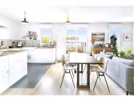 dernier étage- terrasse 30m2- asnières