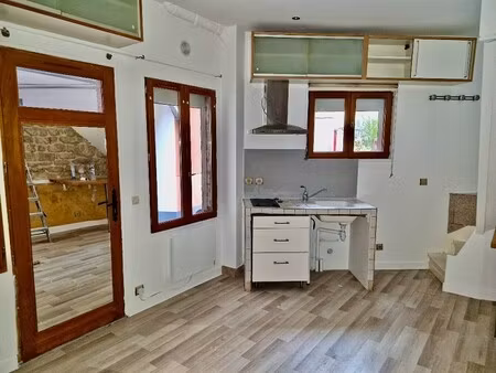 a louer studio en duplex 30m² au sol/ 23.90 m² loi boutin nanterre ville