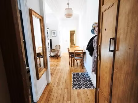 levallois-perret – centre / mairie – superbe 3 pièces rénové avec cachet rangements