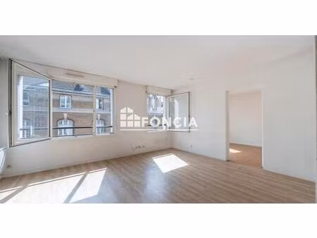 lumineux 2 pièces, avec un beau potentiel