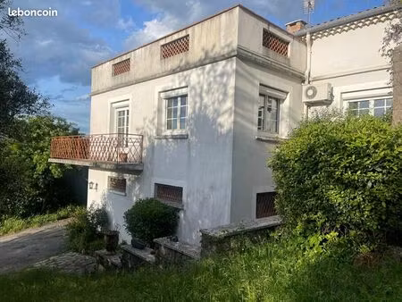 maison 8 pièces 221 m²